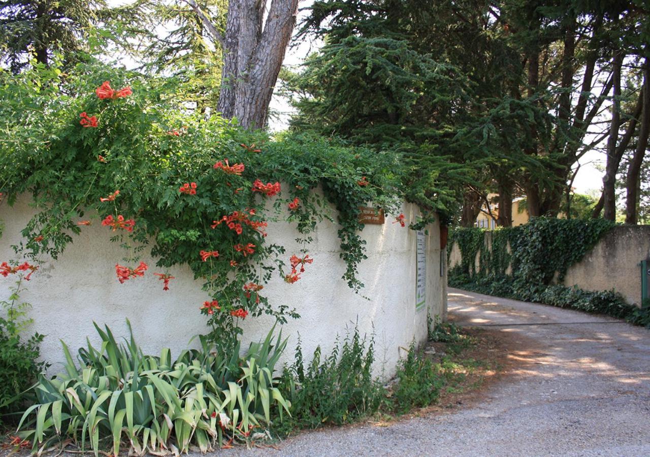 La Maison Des Invites Pernes-les-Fontaines Buitenkant foto