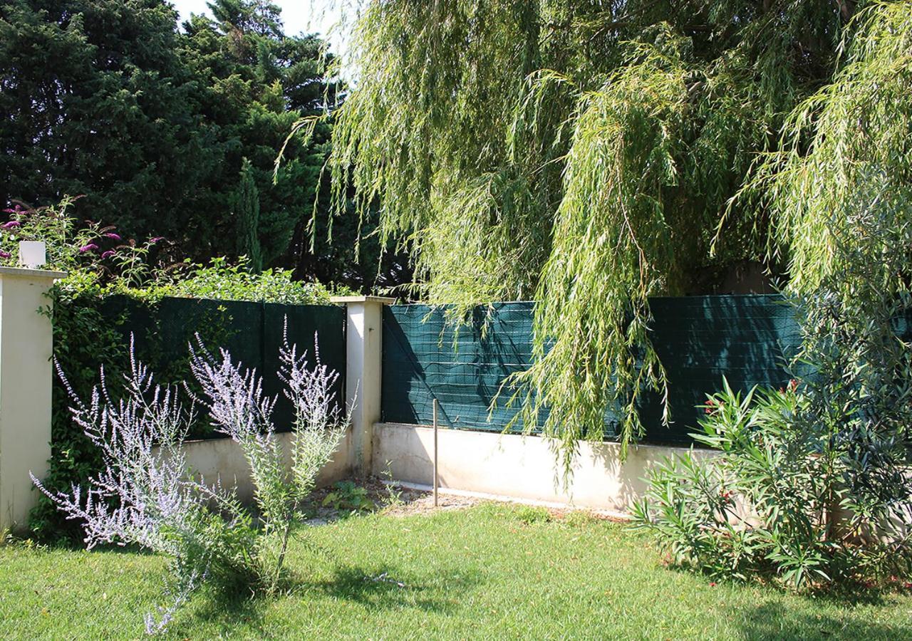 La Maison Des Invites Pernes-les-Fontaines Buitenkant foto